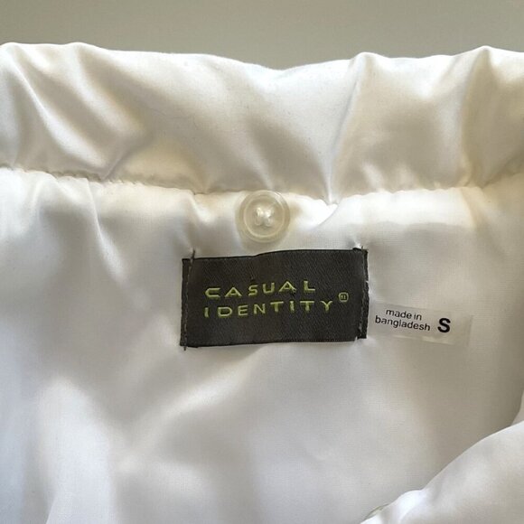 CASUAL IDENTITY WHITE LIGHTWEIGHT PUFFER VEST LIKE NEW - Picture 8 of 8